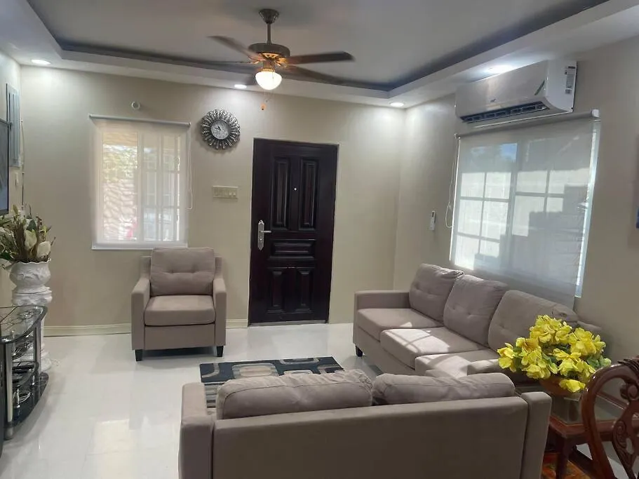 Turgotts Place Full Apartment Booking Yallahs 0*,