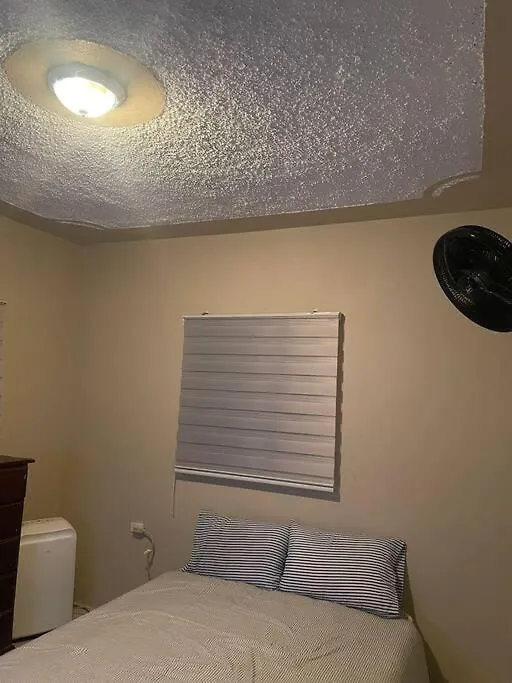 Turgotts Place Full Apartment Booking Yallahs 0*,