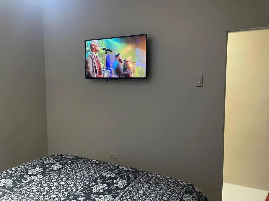 Turgotts Place Full Apartment Booking Yallahs 0*,